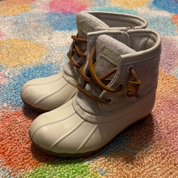 Sperry Other - Sperry Kids Boots in Gray and White